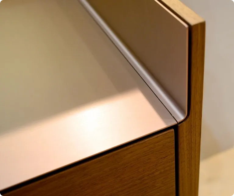 Modern Kitchen with White Shaker Cabinets — Oak Shaker F5 — Shaker Series
